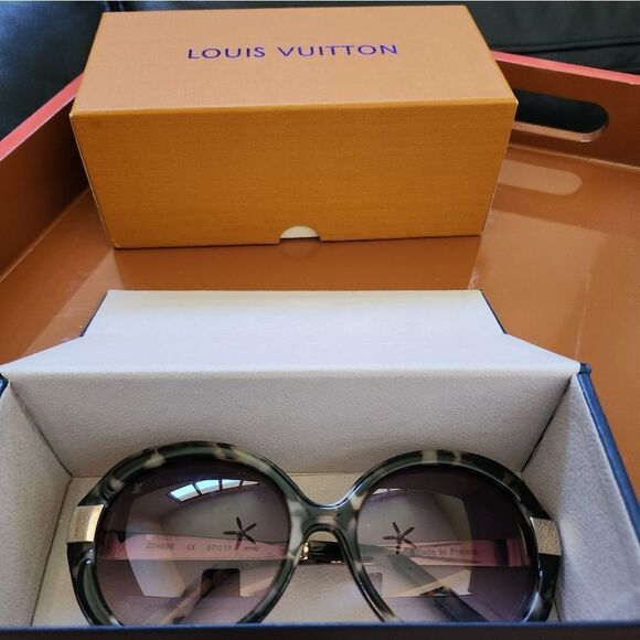 Louis Vuitton Tortious Brown And Creme Women\'s Sunglasses main image 9